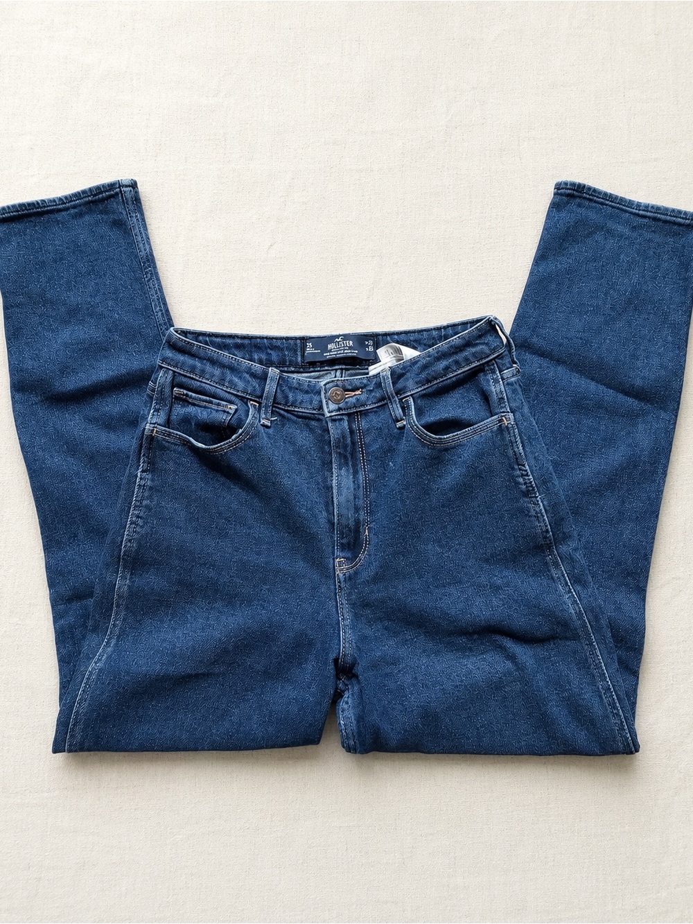 hollister dark wash jeans